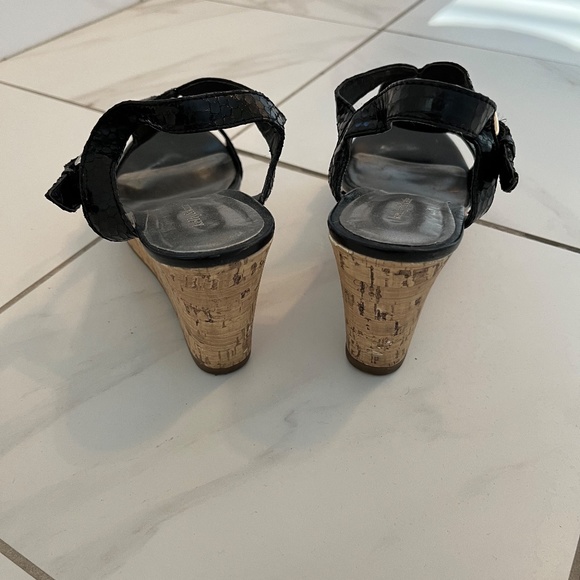 Kelly & Katie Wedge heels - Picture 2 of 6